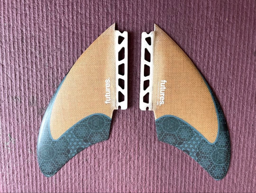 セール！future finツインキール ラスタモデルTwinKeelフィン！