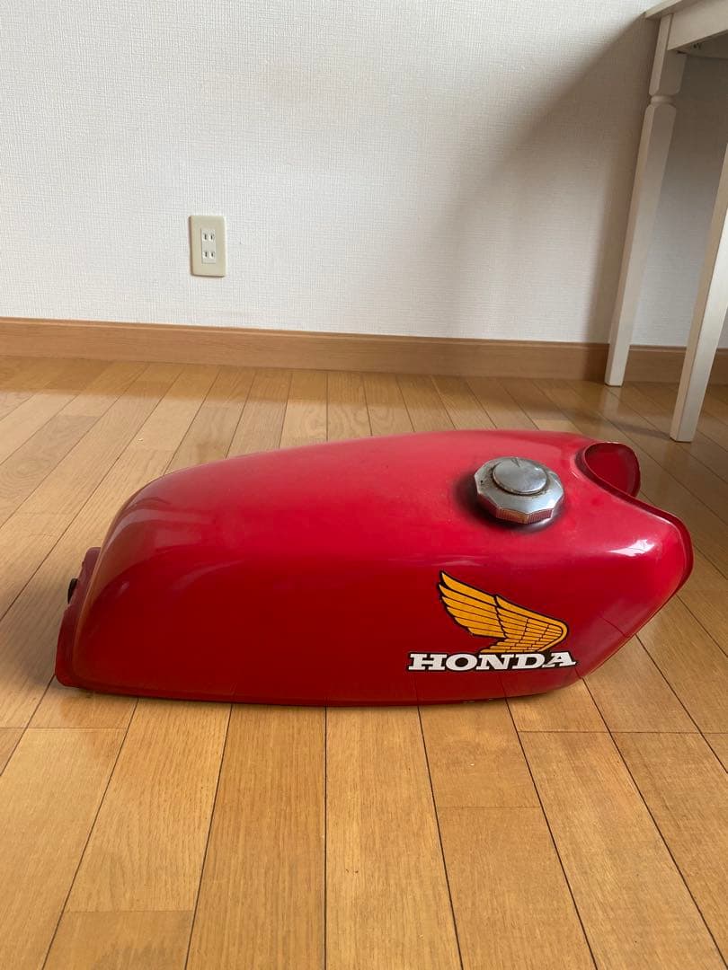 HONDA 赤 タンク ロゴ付き