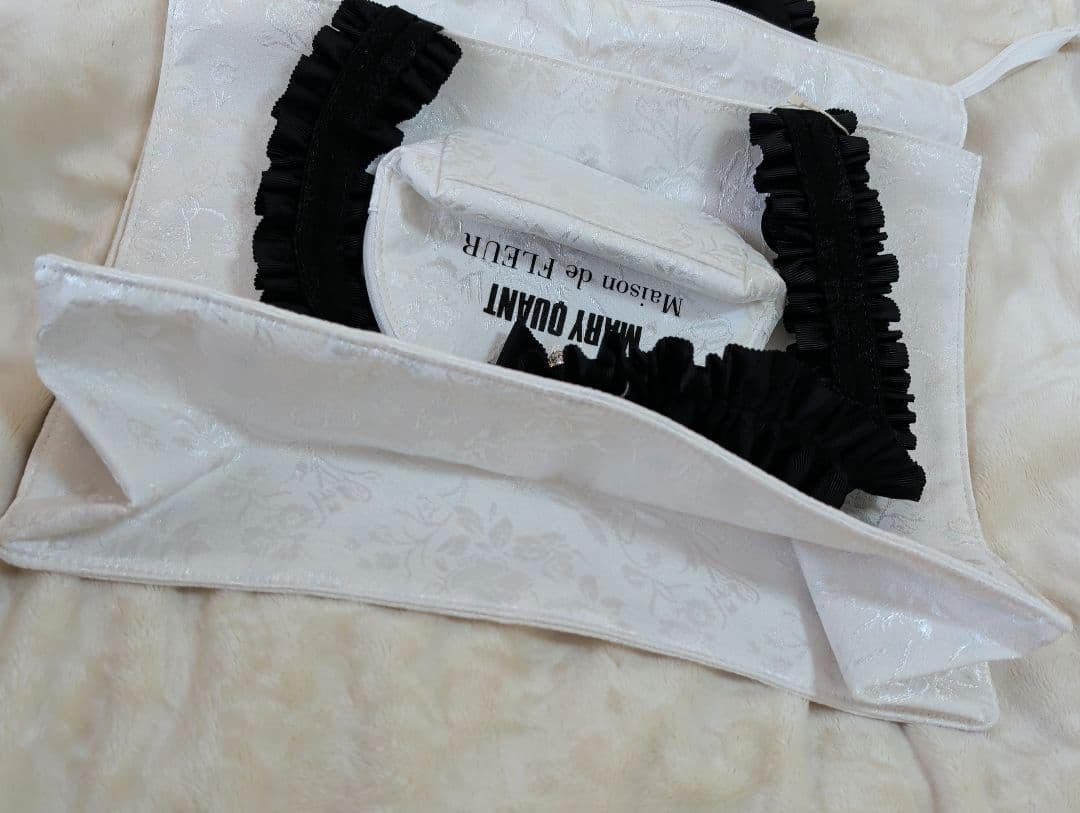 メゾンドフルール・マリークワントコラボトートバッグ、ポーチセット