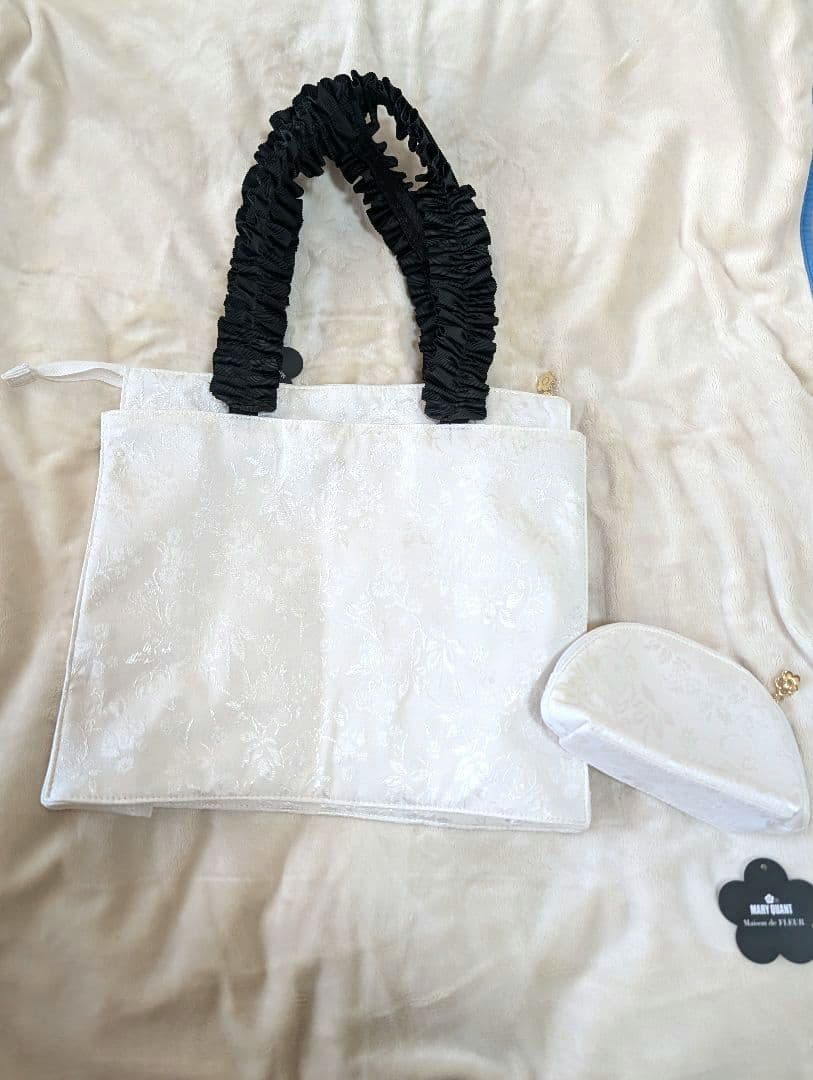 メゾンドフルール・マリークワントコラボトートバッグ、ポーチセット