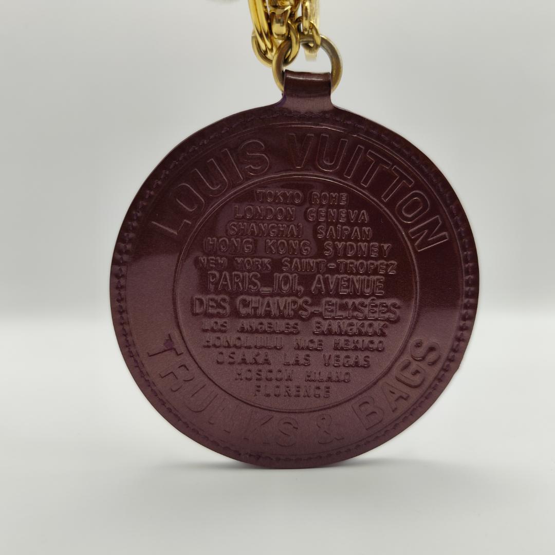 鑑定済・極美品ルイヴィトン ヴェルニ ポルトクレロン キーホルダーバックチャーム