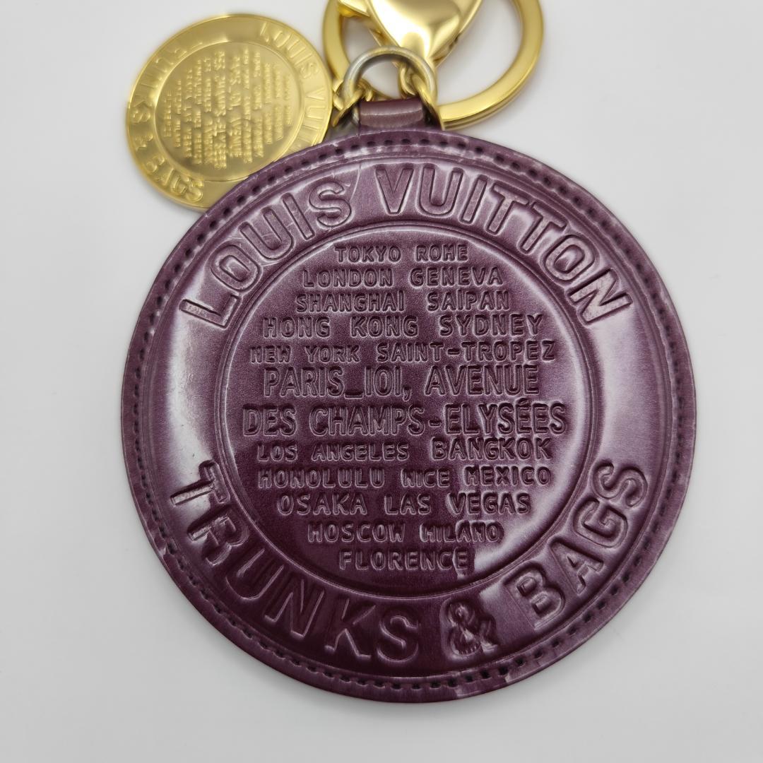 鑑定済・極美品ルイヴィトン ヴェルニ ポルトクレロン キーホルダーバックチャーム