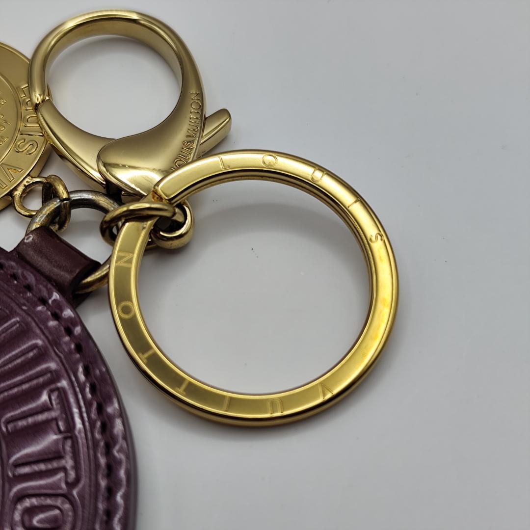 鑑定済・極美品ルイヴィトン ヴェルニ ポルトクレロン キーホルダーバックチャーム