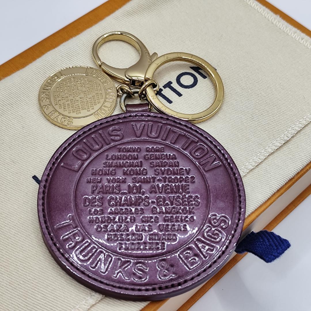 鑑定済・極美品ルイヴィトン ヴェルニ ポルトクレロン キーホルダーバックチャーム