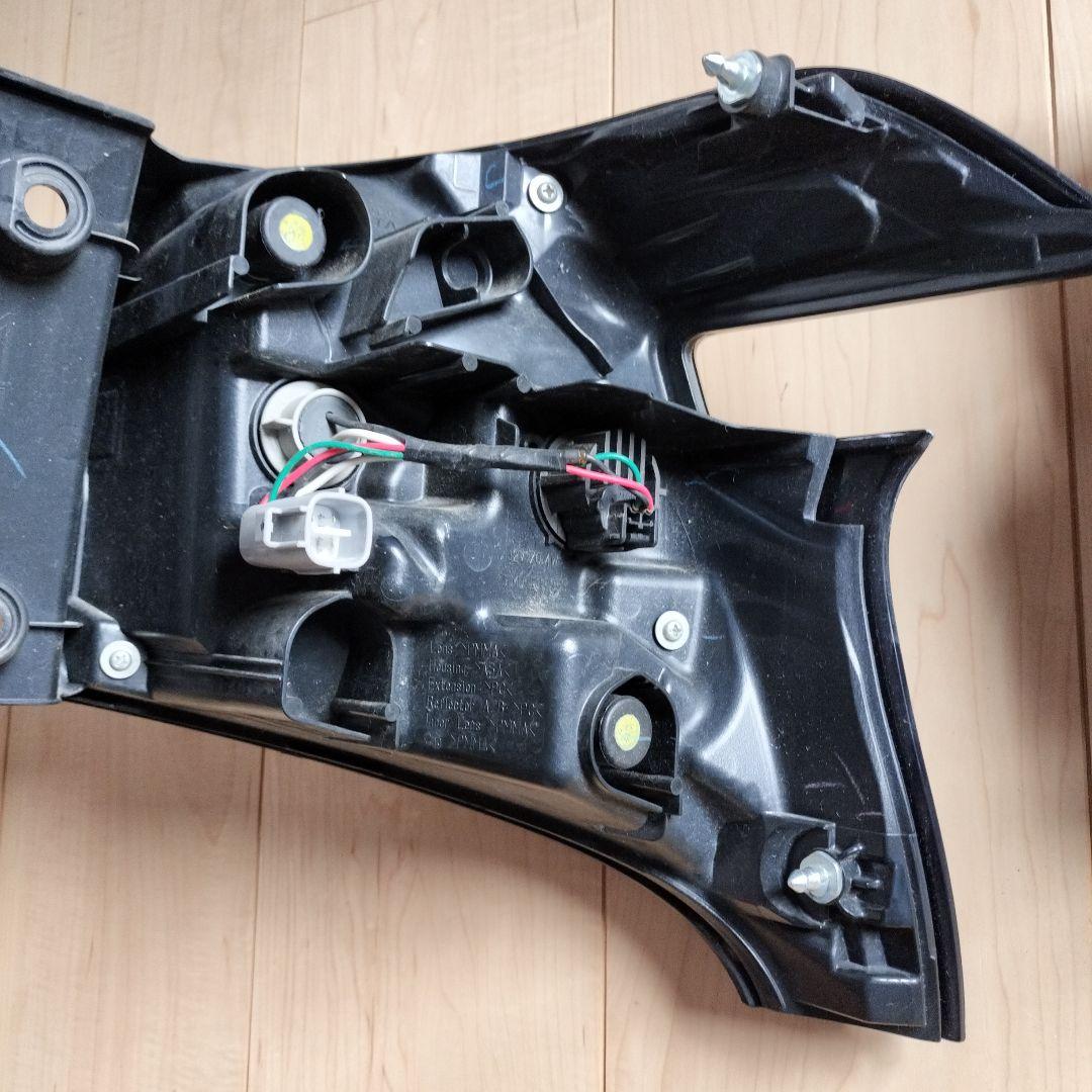 シエンタ 純正テールランプ 4個セット