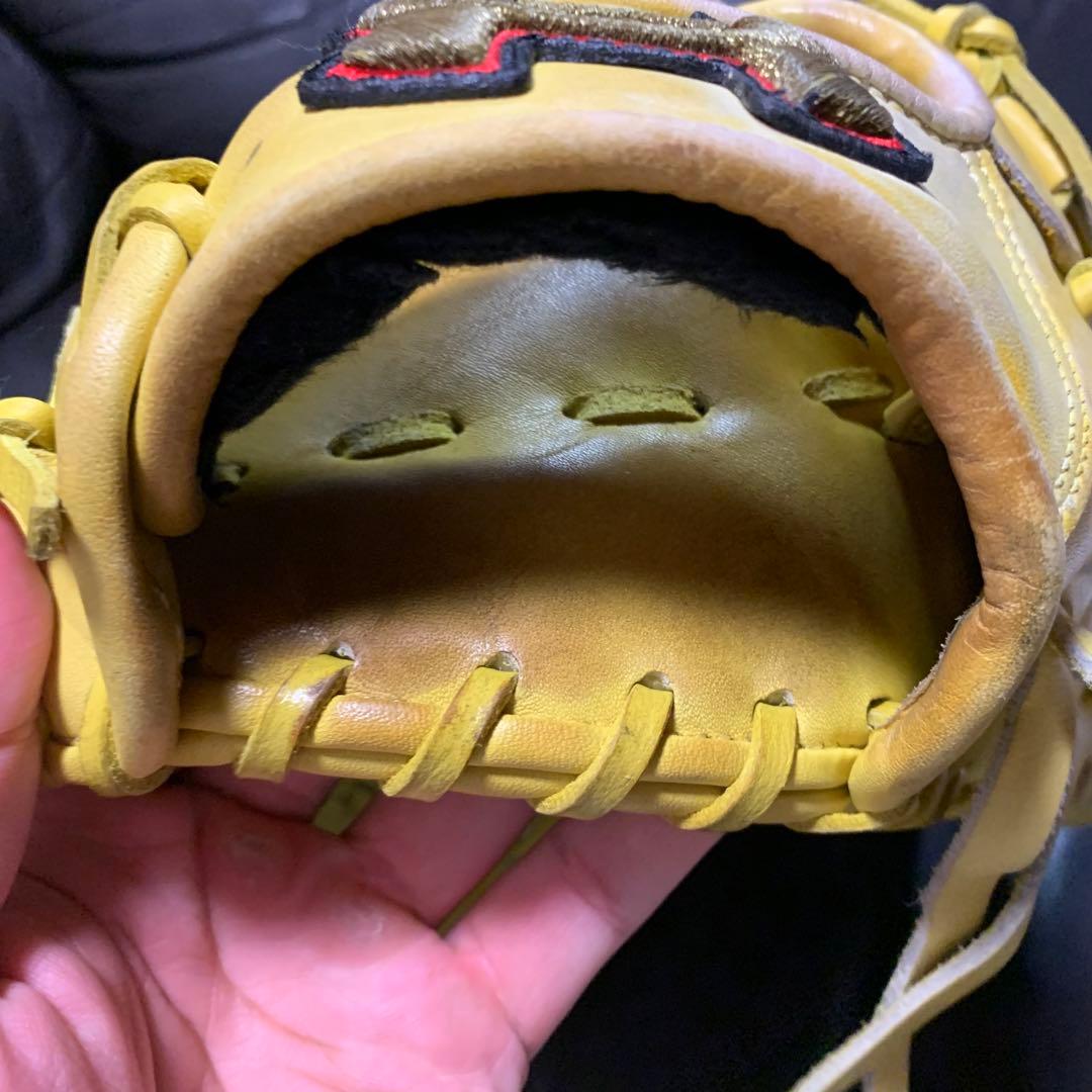 アンダーアーマー 軟式投手用グローブ