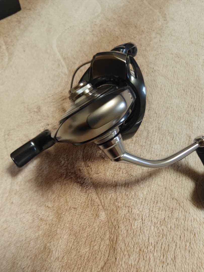 24セルテートLT4000-CXH スピニングリール