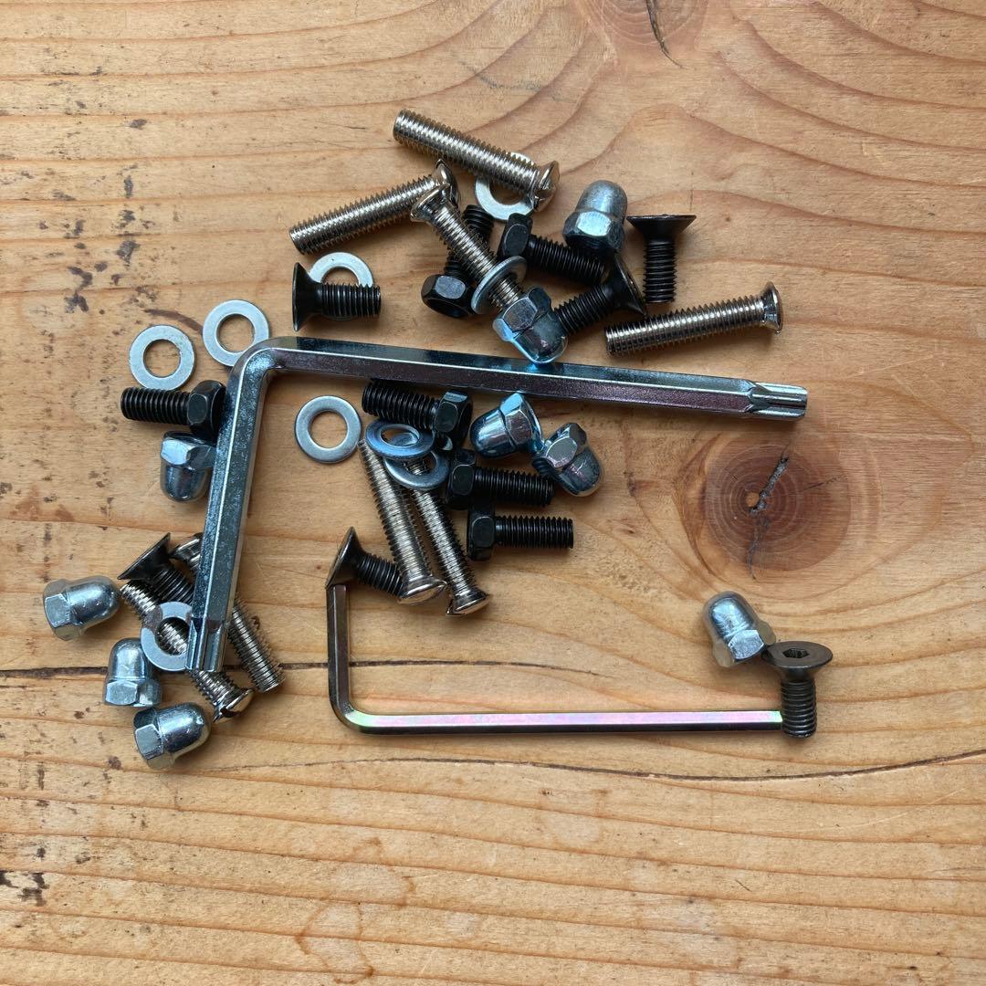 q*y様 ローバーMINI 97年式〜　モトリタ、ステアリングボス、ATエクステ