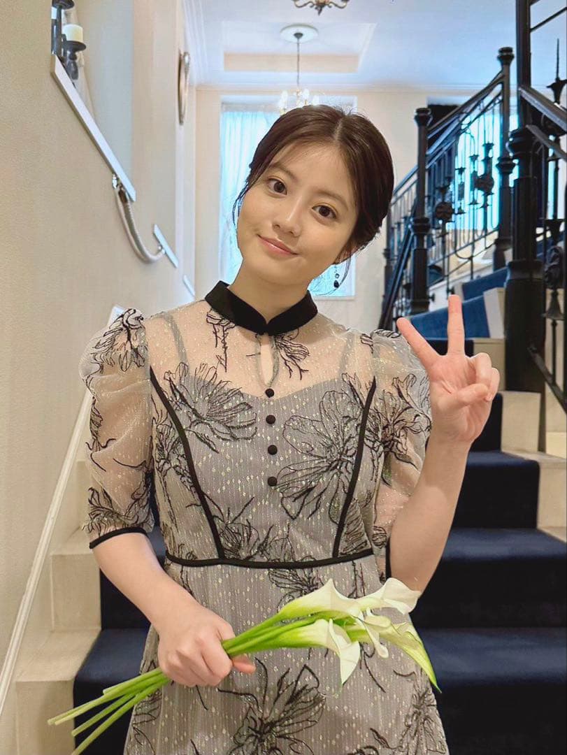 LEJA 配色パイピングプチハイネック花柄刺繍ラメレース　ドレス