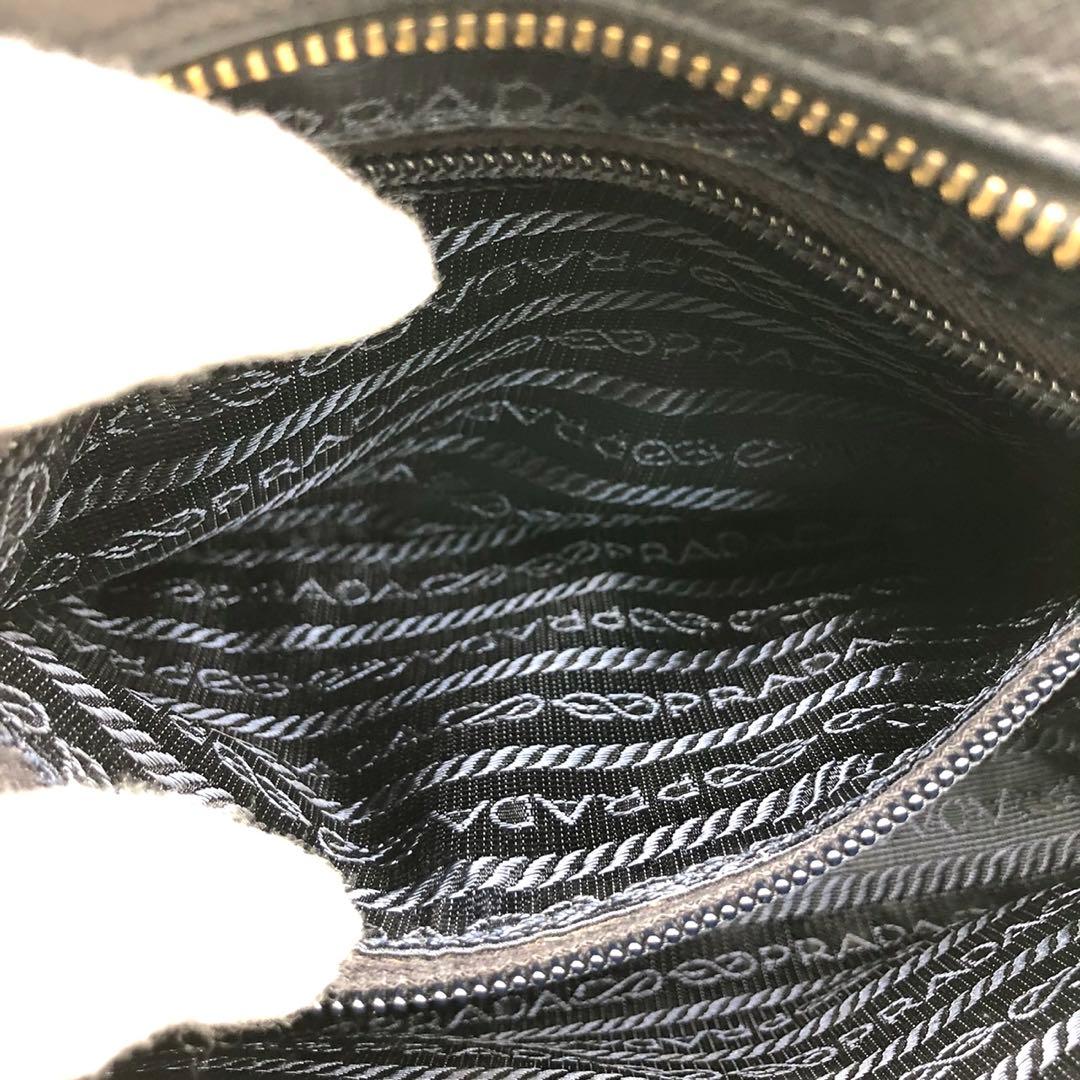 ✨希少・美品✨プラダ ショルダーバッグ ミニ 三角ロゴプレート レザー ネイビー