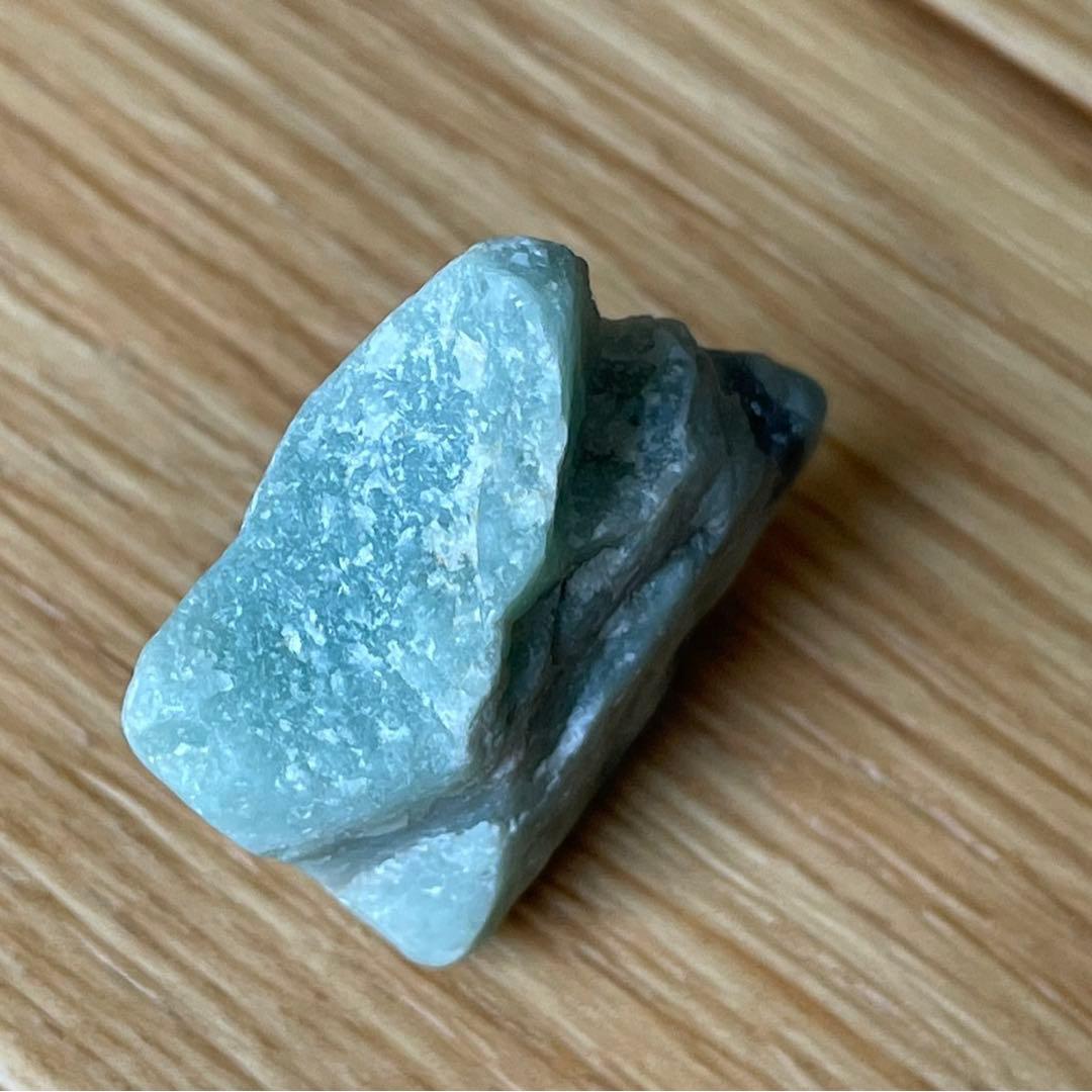 糸魚川 翡翠原石 緑 アイス