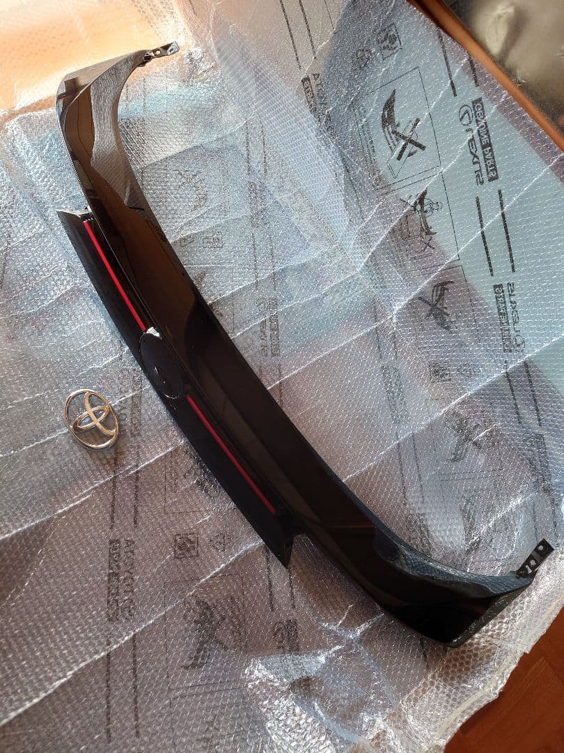 ハリアー60後期 バックドアガーニッシュ