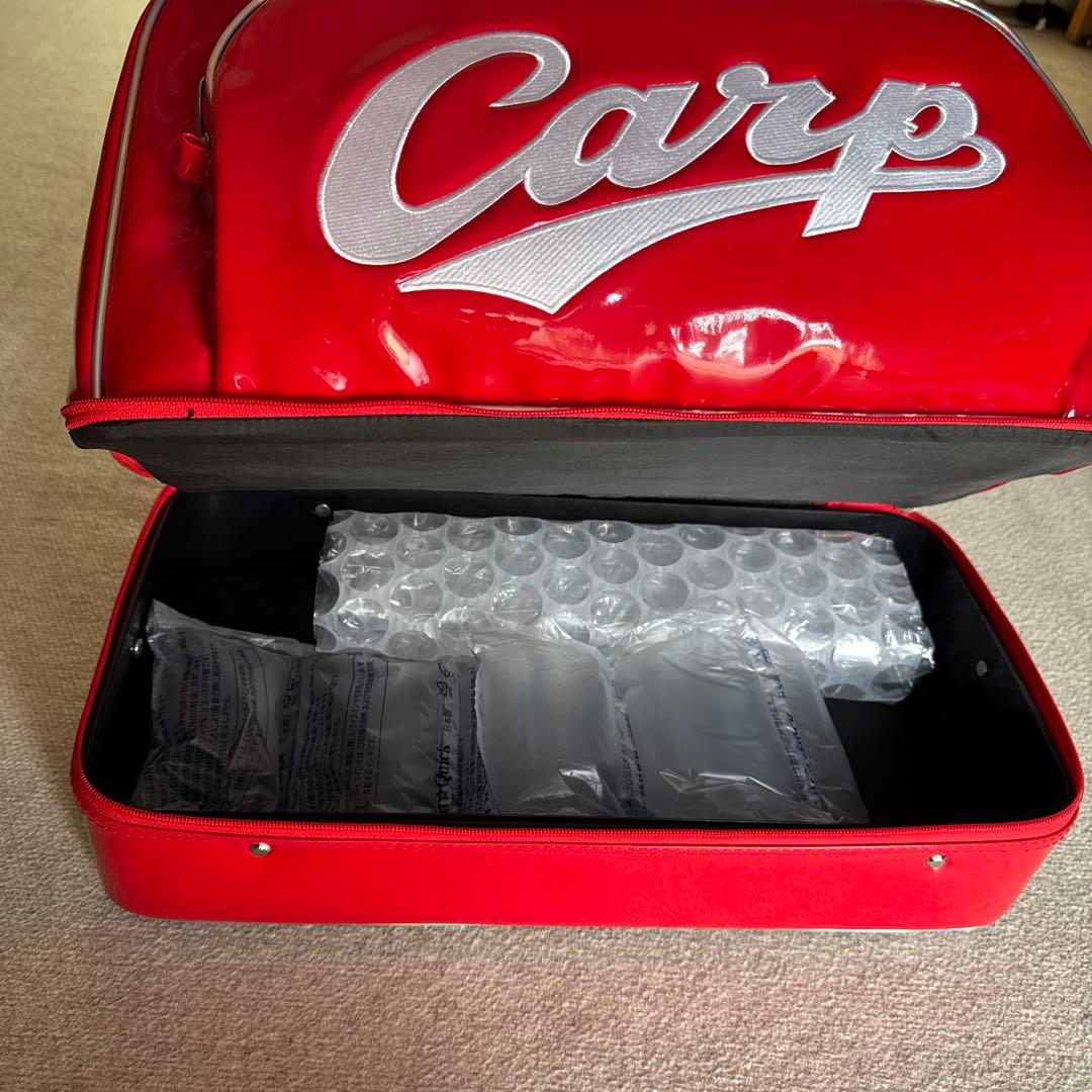 広島カープ　エナメルバッグ