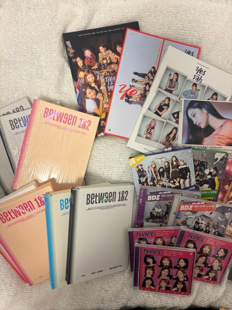 TWICE アルバム、CD83点+複数トレカまとめ売り
