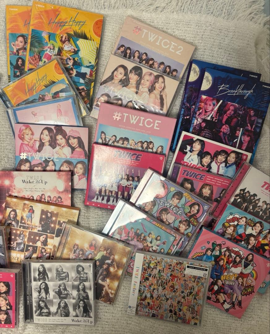 TWICE アルバム、CD83点+複数トレカまとめ売り