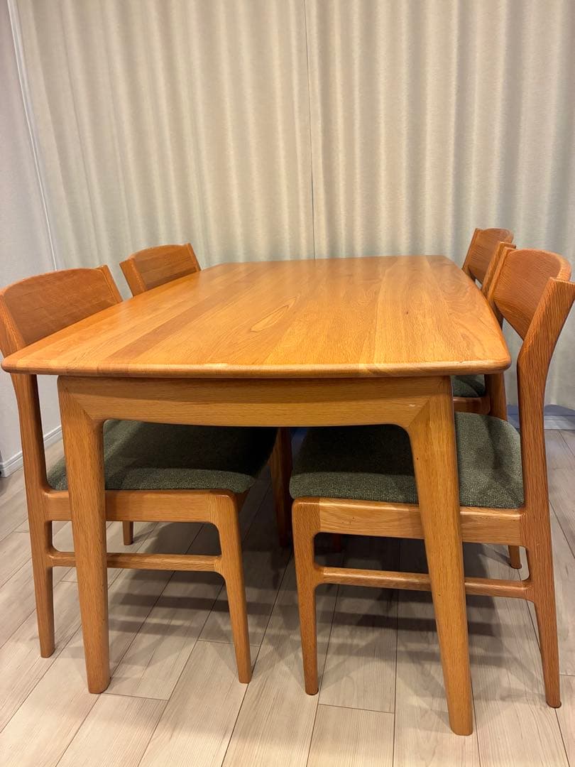 むきむき　テーブル