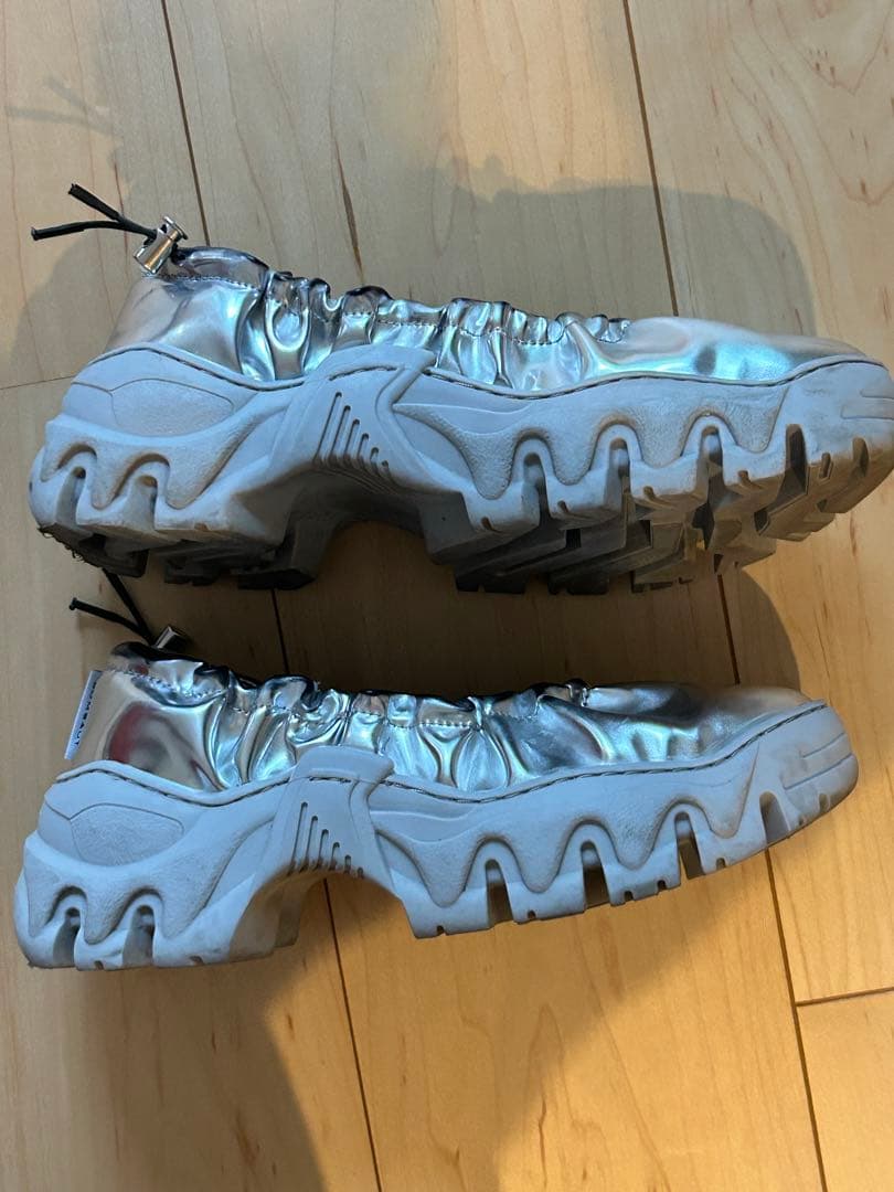 ROMBAUT シルバーフラットシューズ