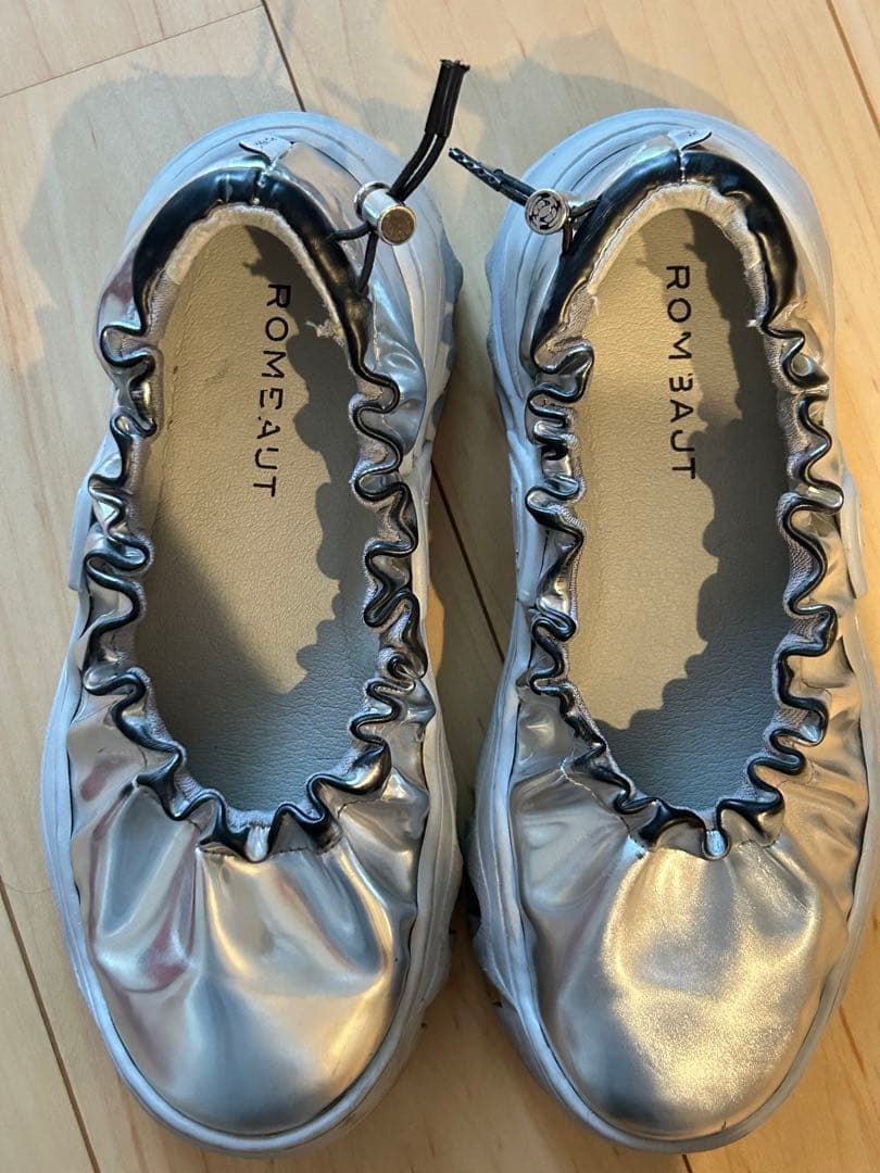 ROMBAUT シルバーフラットシューズ