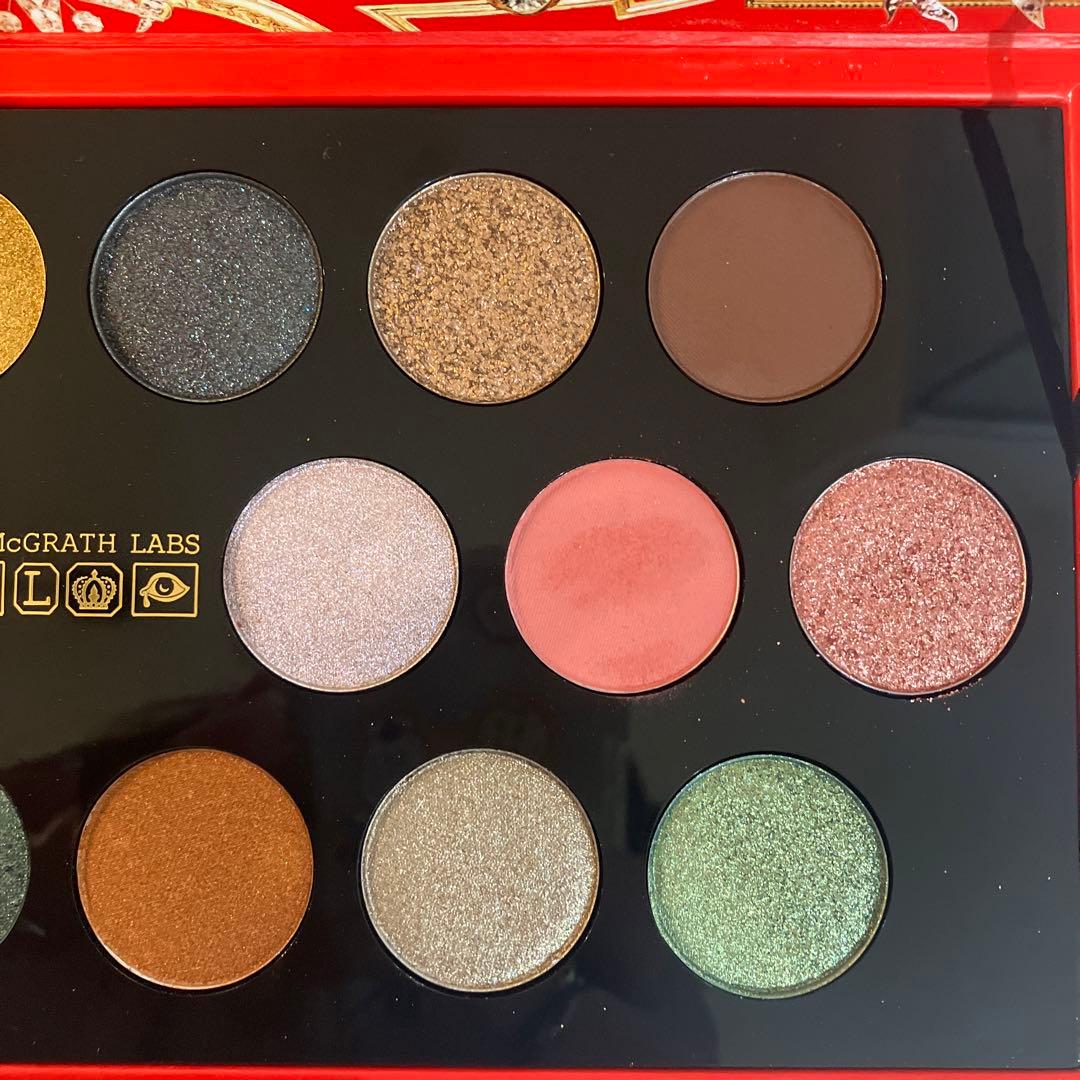 PAT McGRATH アイシャドウパレット 18色