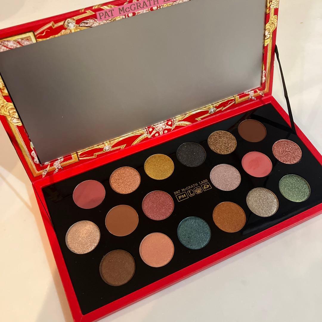 PAT McGRATH アイシャドウパレット 18色
