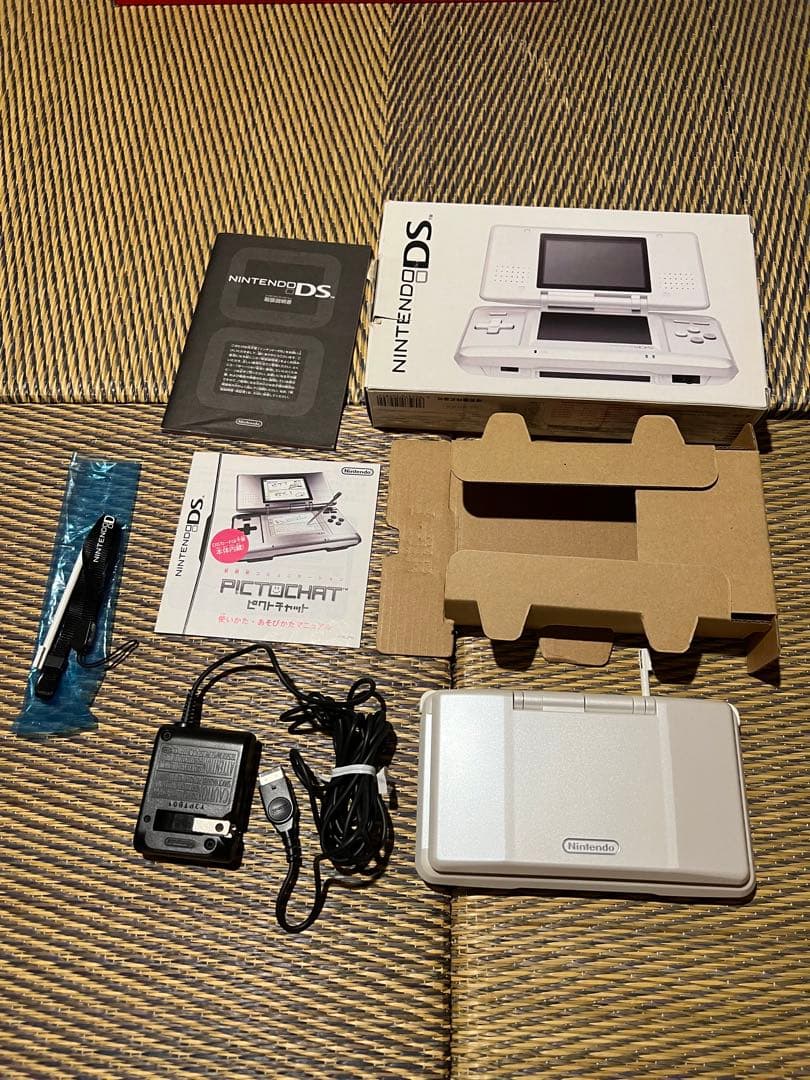 Nintendo NINTENDO DS NTR-S-PWWA 任天堂