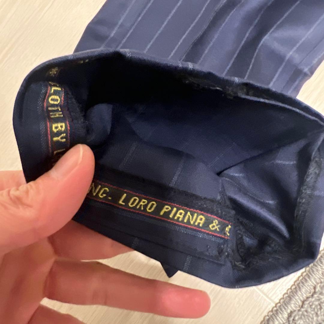 定価約28万 ロロピアーナ　ネイビースーツ　サイズ約48
