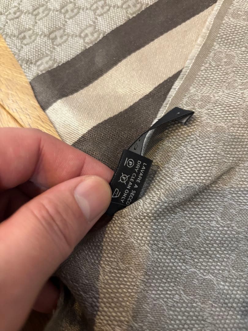 gucci グッチ ストール　イタリア製