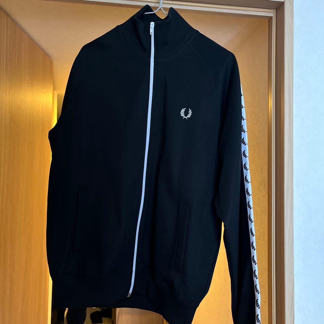 フレッドペリー フルジップジャケット 黒