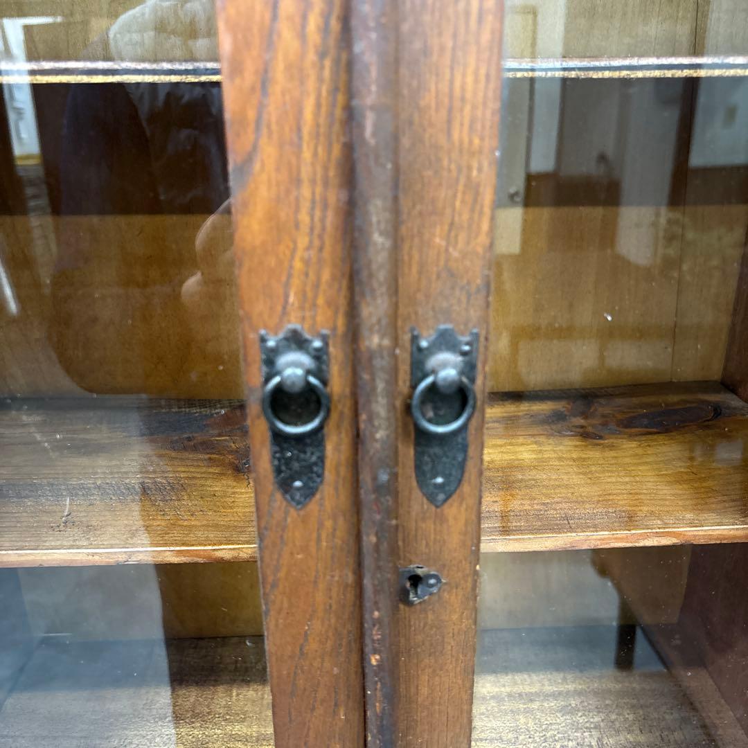 古い木製 ガラス扉キャビネット 古家具 飾り棚 収納棚 【送料込み】