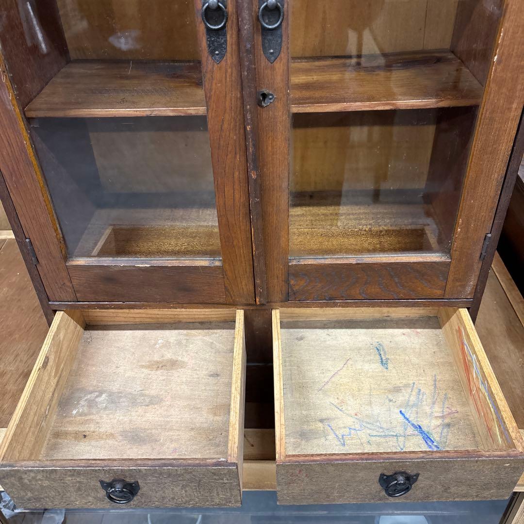古い木製 ガラス扉キャビネット 古家具 飾り棚 収納棚 【送料込み】
