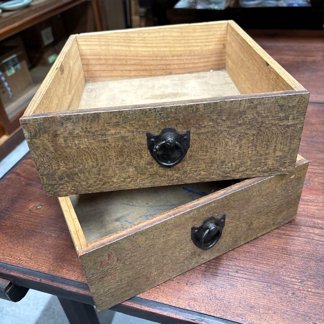 古い木製 ガラス扉キャビネット 古家具 飾り棚 収納棚 【送料込み】