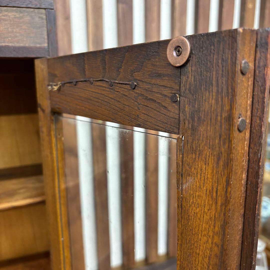 古い木製 ガラス扉キャビネット 古家具 飾り棚 収納棚 【送料込み】