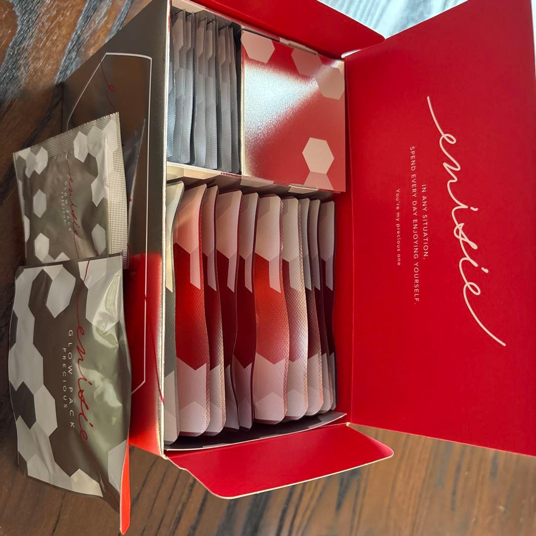 パック・フェイスマスク Glow Pack Precious