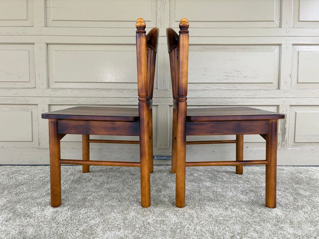 カリモク コロニアル ダイニングチェア 2脚セット 806039 馬車刻印付き