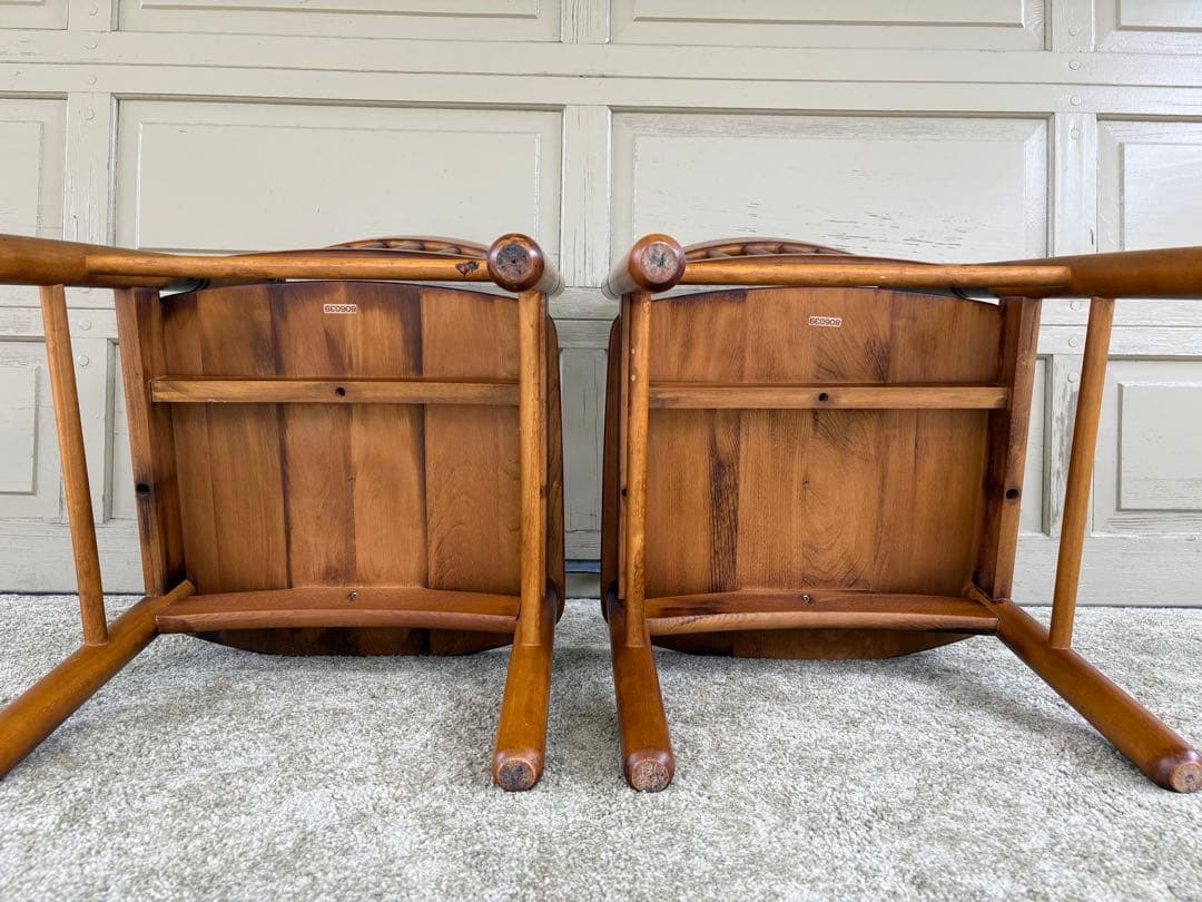 カリモク コロニアル ダイニングチェア 2脚セット 806039 馬車刻印付き