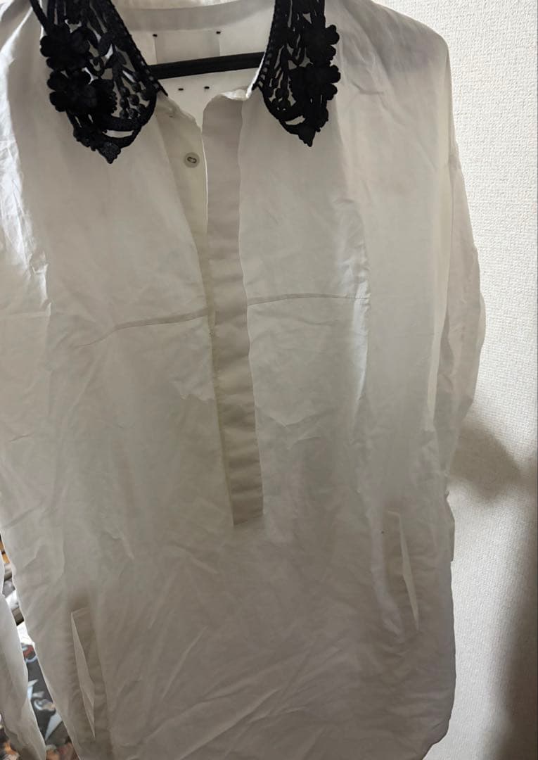 マメクロゴウチ　ロングシャツ　襟刺繍ワンピース