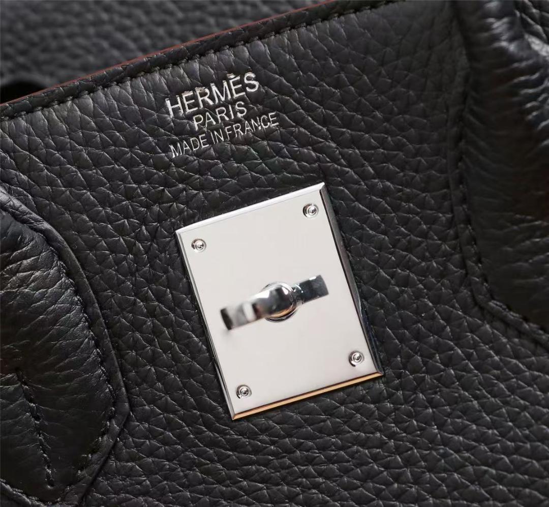 国内即発ノベルティ　ハンドバッグです　ブラック　バッグ