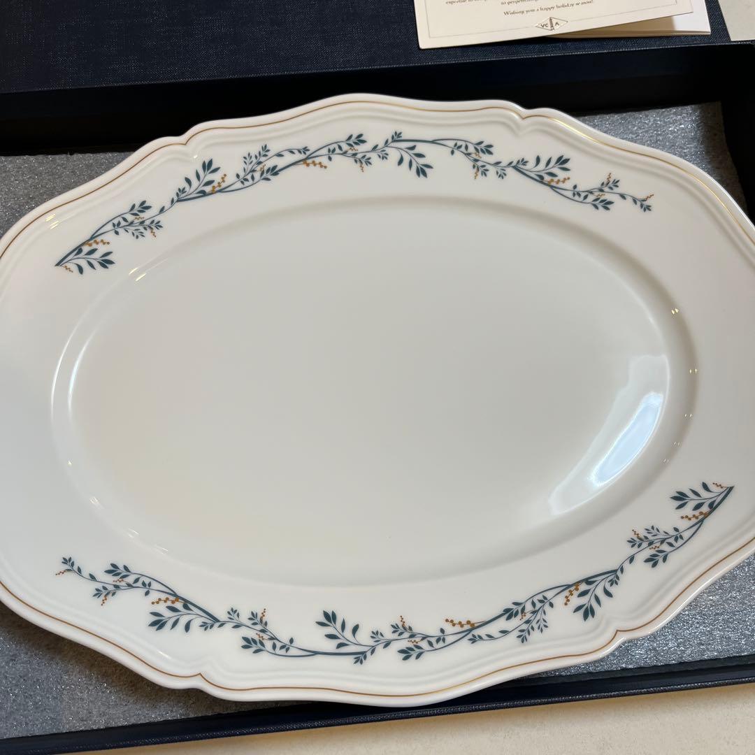 ヴァンクリ　イヤーズギフト　RAYNAUD ホワイトオーバルプレート