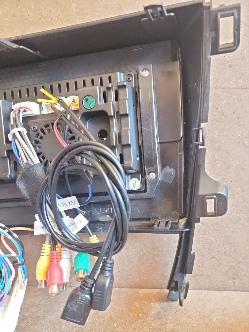 アンドロイドナビ 30プリウスZVW30 CarPlay HUD穴無