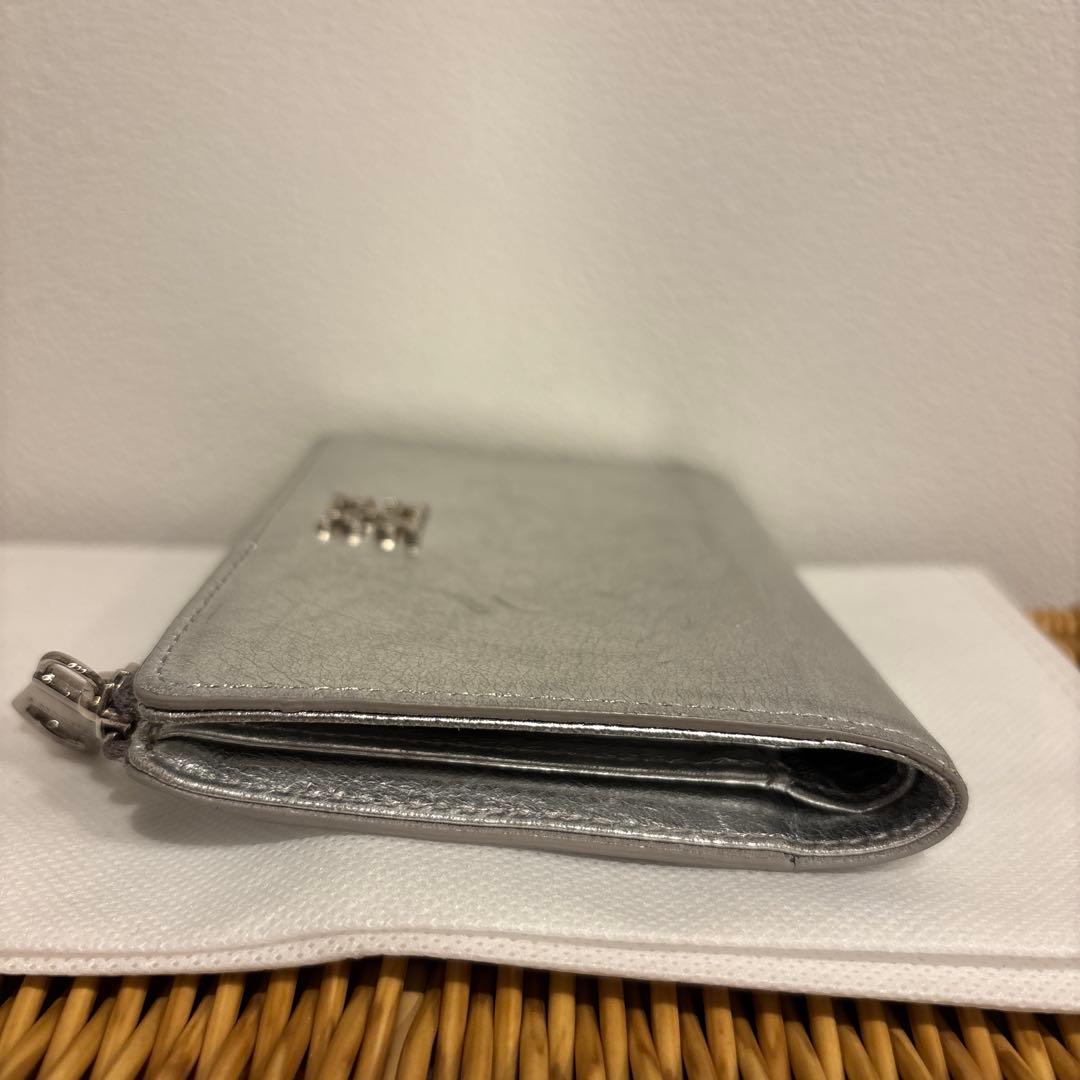 russet ラシット　ミニモノグラムプレートハーフウォレット　シルバー
