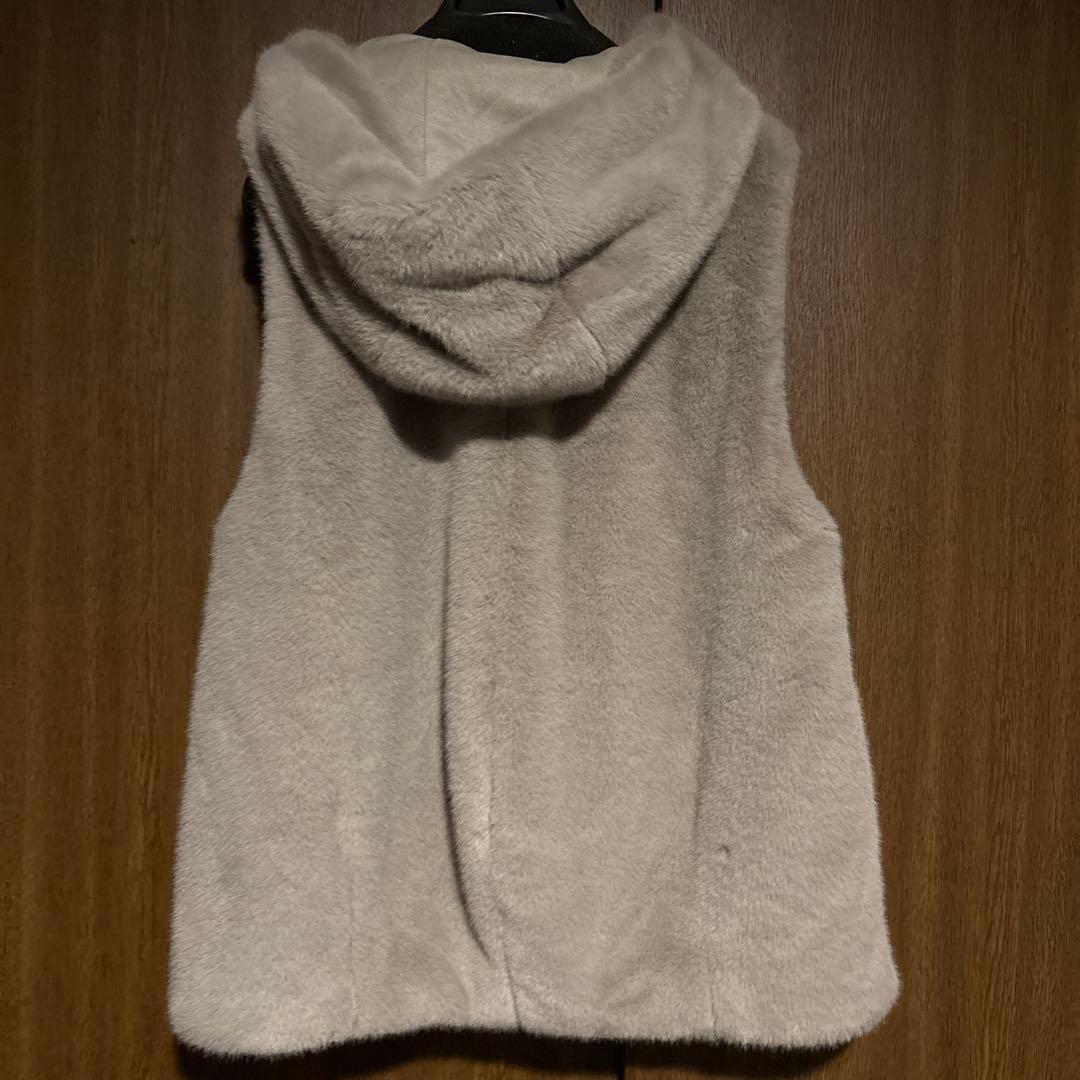 新品同様 Arpege story ファージップベスト 限定色 Sサイズ