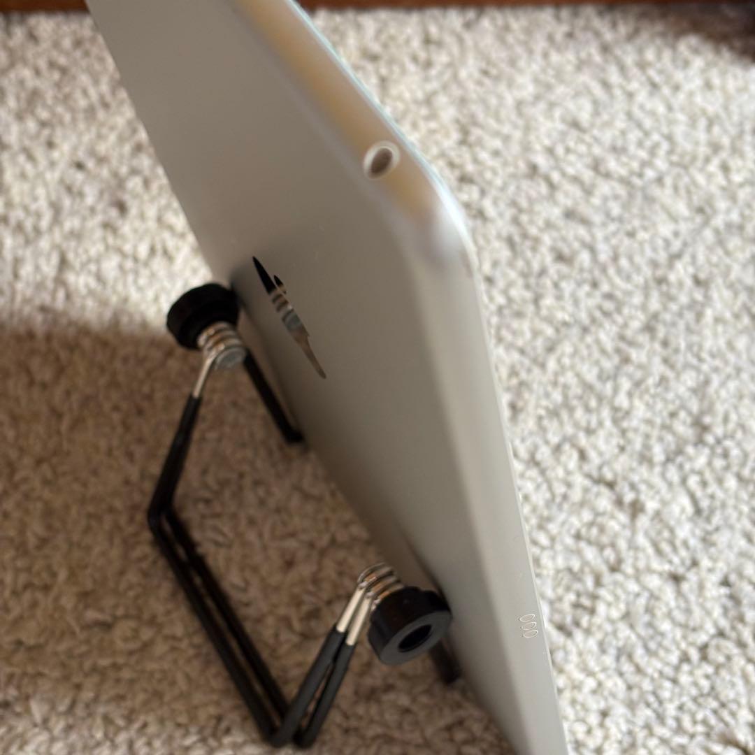 Apple iPad 10.2インチ第8世代 シルバー バッテリー87%wifi