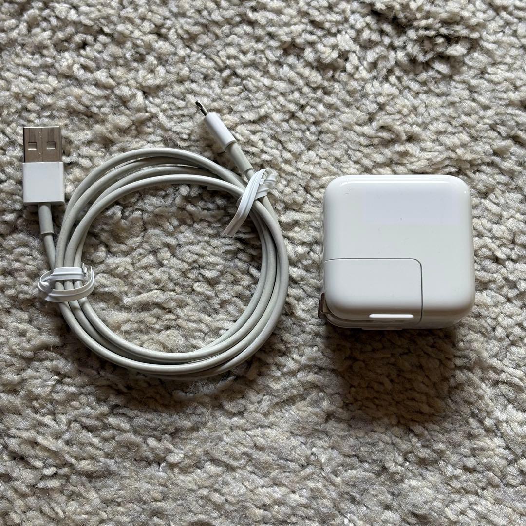 Apple iPad 10.2インチ第8世代 シルバー バッテリー87%wifi