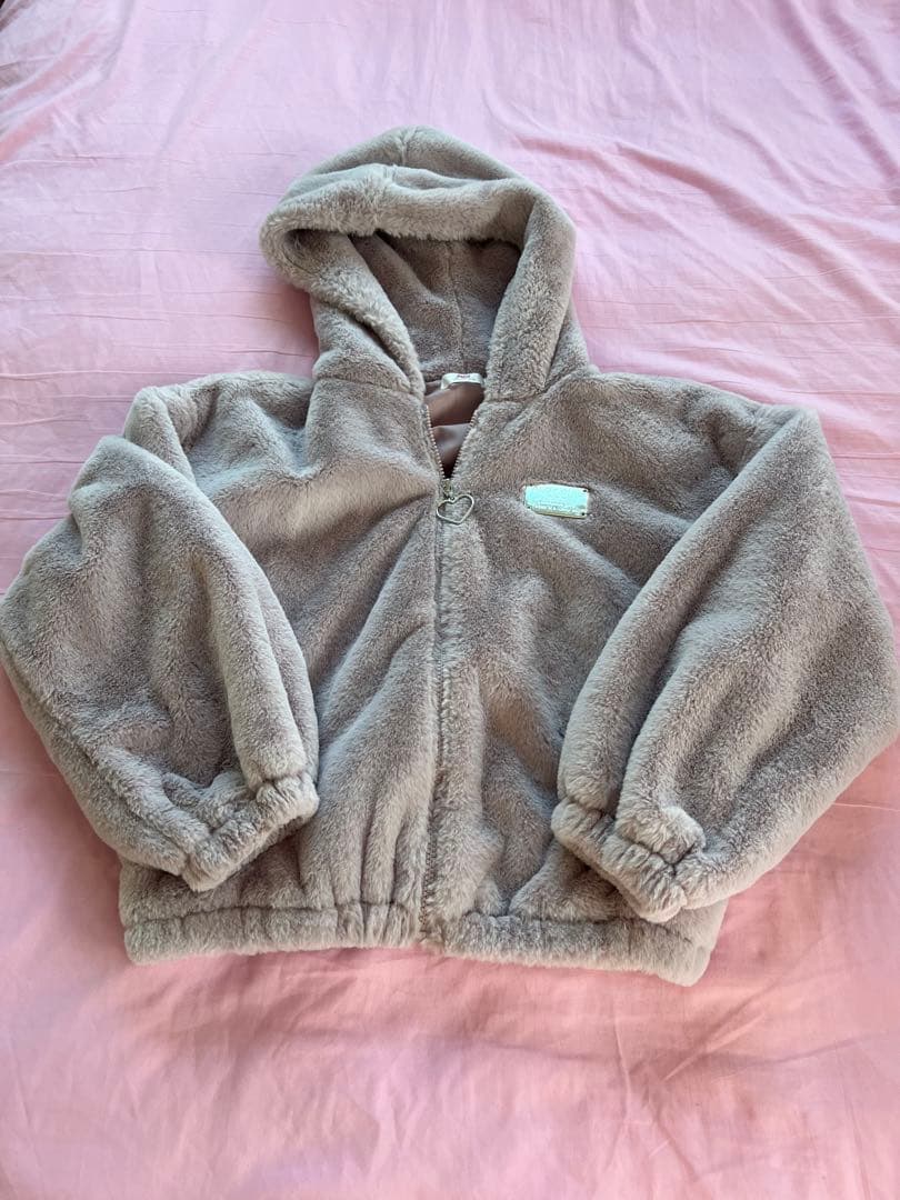 りー　女の子　150サイズ　秋冬　アウター　トップス　ショーパン　パーカー