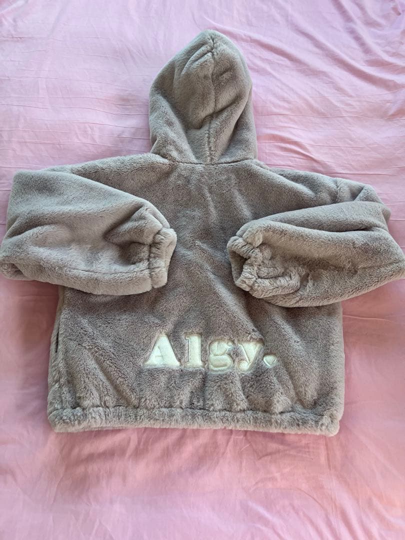 りー　女の子　150サイズ　秋冬　アウター　トップス　ショーパン　パーカー