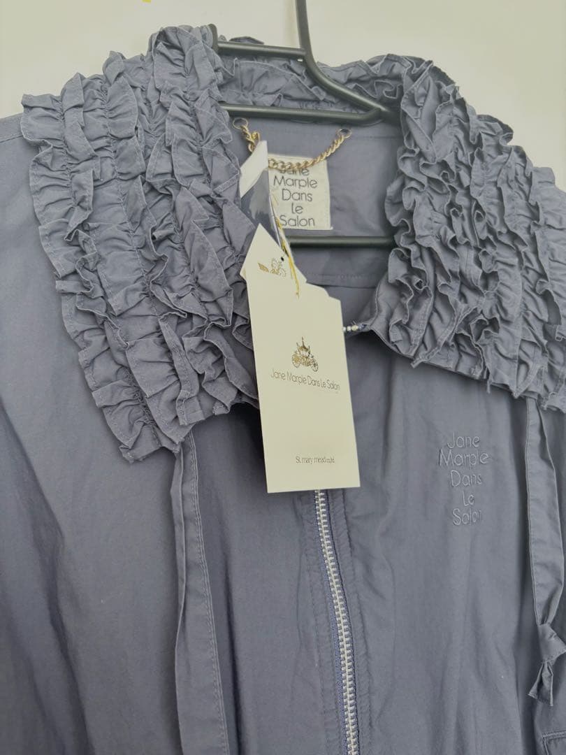 本日終了 未使用タグ付 ジェーンマープルドンルサロンフリルカラージップブルゾン