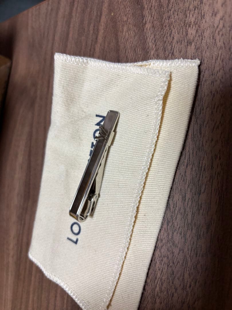 LOUIS VUITTON ネクタイピン 専用ポーチ付き