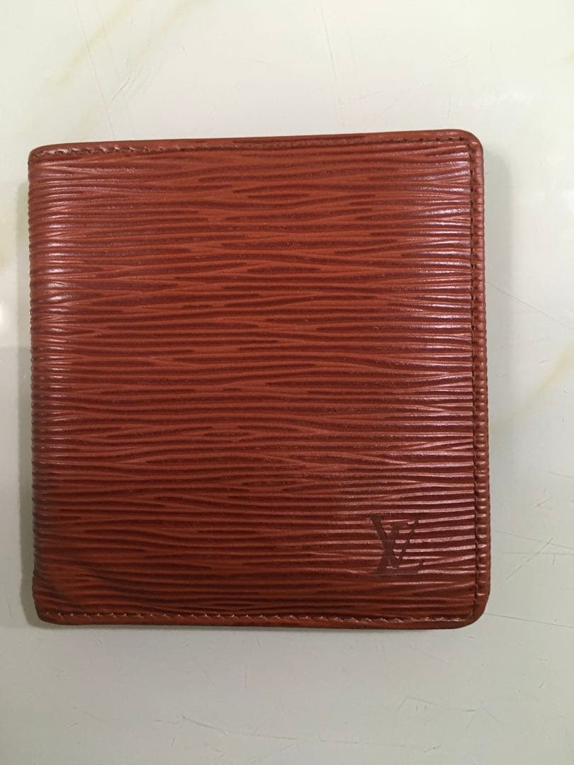 Louis Vuitton エピ　二つ折り札カード入れブラウン