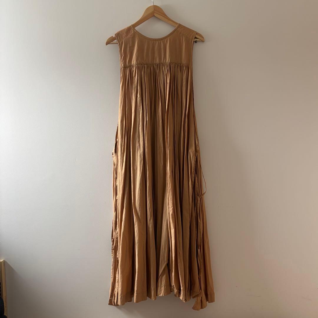 Veritecoeur ヴェリテクール　ギャザーリボン ワンピース　ベージュ