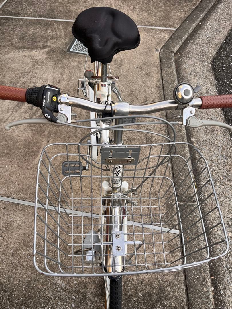 24インチ自転車(前面バスケット付)　ホワイト
